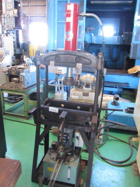 理研精機 油圧プレス