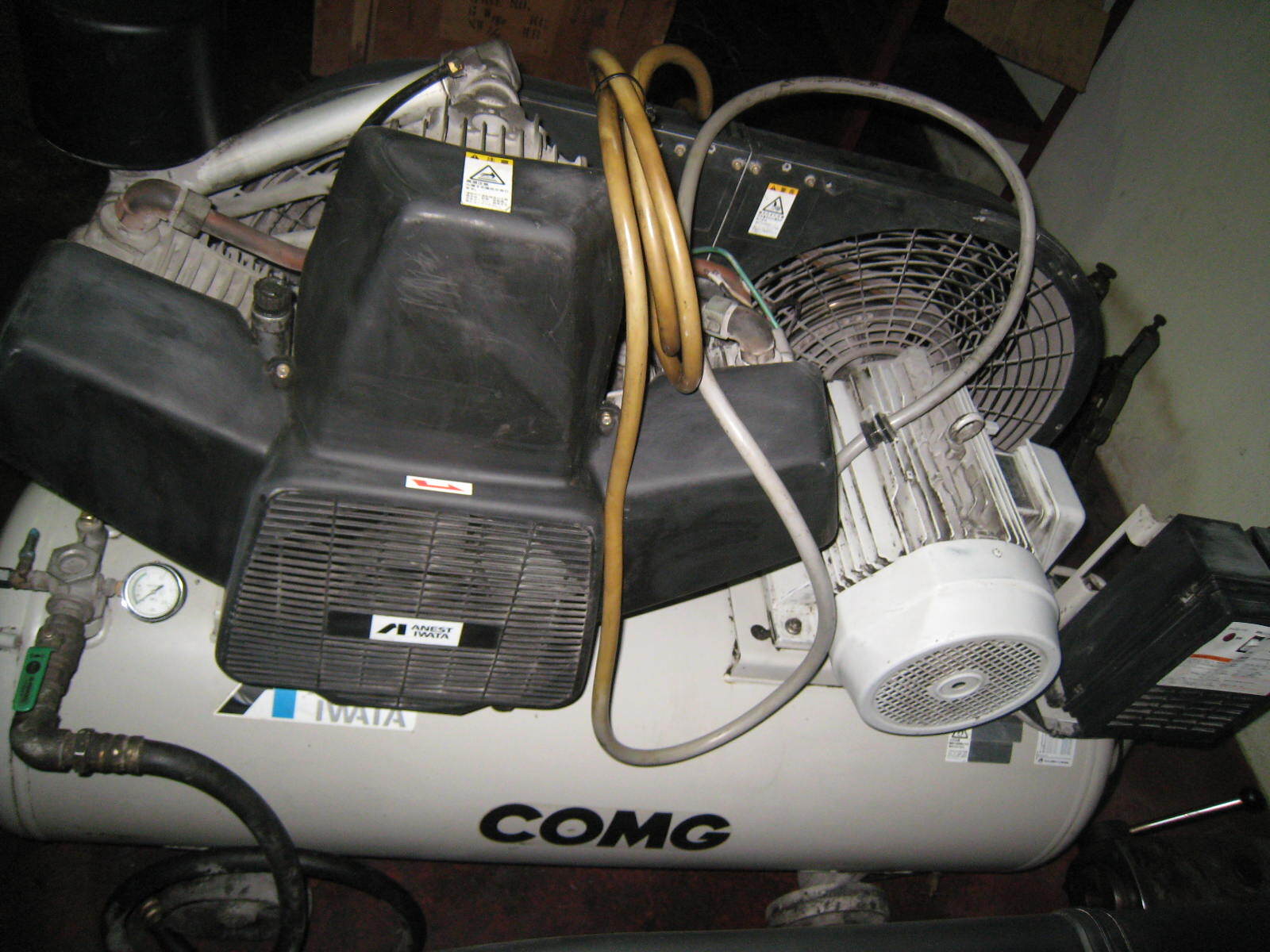 アネスト岩田 7.5kwコンプレッサー TLP-75B-10