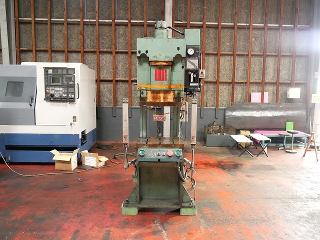 アマダワシノ 万能ブレーキプレス HBP-304