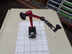 マグネットベース 自在