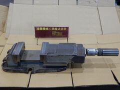 津田駒工業 油圧マシンバイス 口金巾150mm