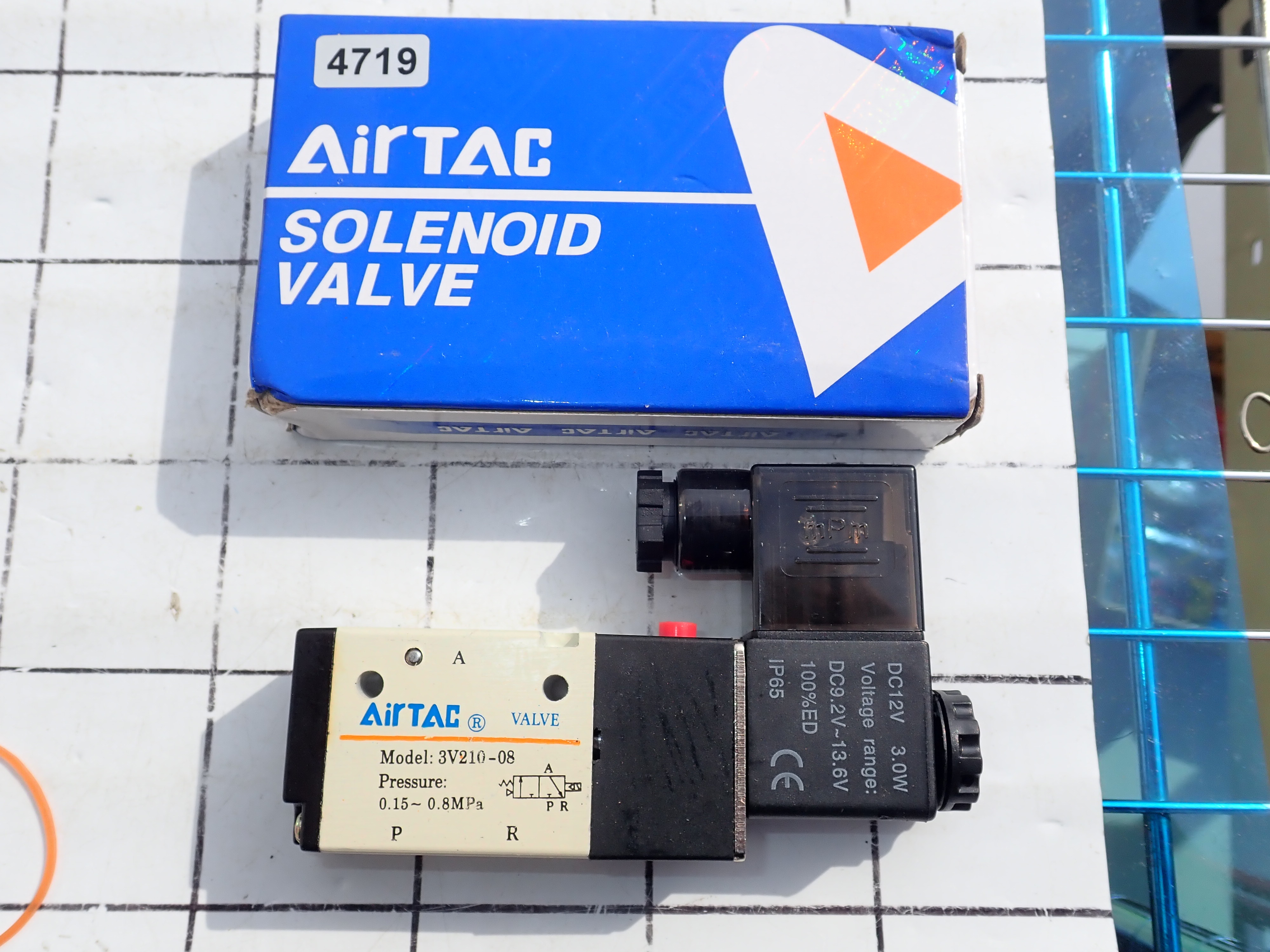 Air TAC製　 Air TAC製　電磁弁(ソレノイドバルブ)　　3V210-08 　3V210-08