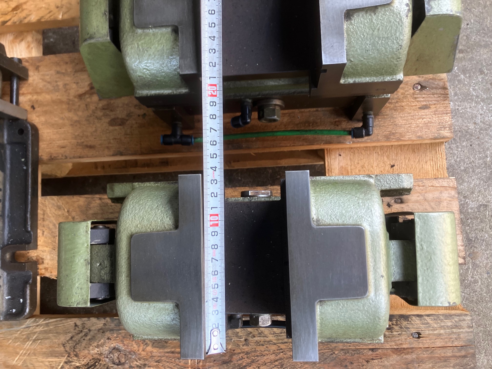 共立 エアー両締めセンターバイス KAW135