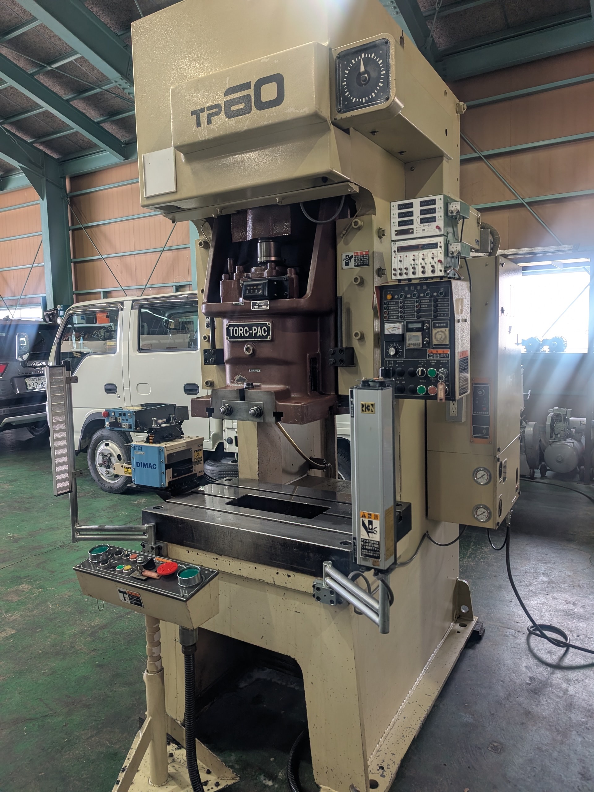 アマダ 60Tプレス TP-60