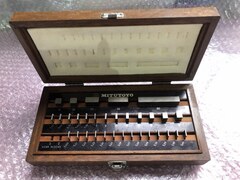 ミツトヨ/Mitutoyo ゲージブロックセット 【ゲージブロックセット】BM1-32AA(516-965)