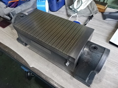 フジ磁工 可傾式永磁チャック PFB125X250