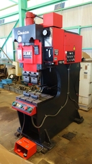 アマダワシノ 万能油圧ベンダー HBP-304　(SPH-30C同機種)