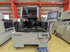 三菱 NCワイヤーカット MV2400R