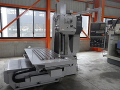 山崎技研 NC横フライス YZB-88NCR
