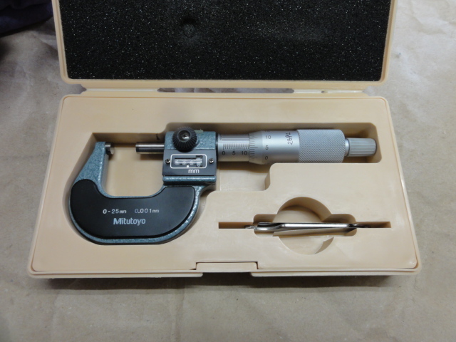 MITUTOYO｜ミツトヨ カウント外側マイクロメーター M820-25