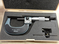 MITUTOYO｜ミツトヨ カウント外側マイクロメーター M820-50