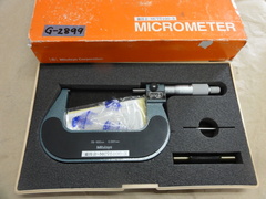 MITUTOYO｜ミツトヨ カウント外側マイクロメーター M820-100