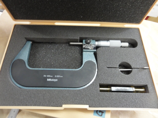 MITUTOYO｜ミツトヨ カウント外側マイクロメーター M820-100