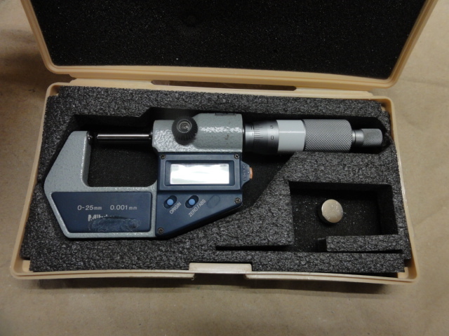 MITUTOYO｜ミツトヨ デジタル両球面外側マイクロメーター BMD-25DM