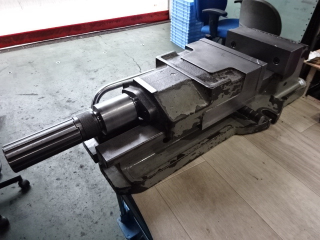 TSUDAKOMA｜津田駒 油圧バイス VH-200