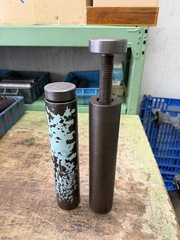 スクリュージャッキ 63×320-410