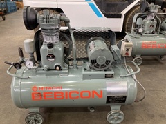 日立 0.75kWコンプレッサー 0.75P-9.5V5