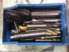メーカー混在 切削工具1山 様々なメーカーやサイズがあります。