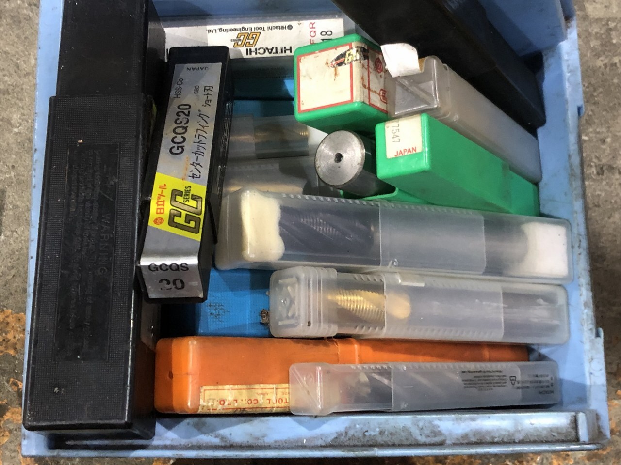 メーカー混在 切削工具1山 様々なメーカーやサイズがあります。