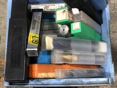 メーカー混在 切削工具1山 様々なメーカーやサイズがあります。