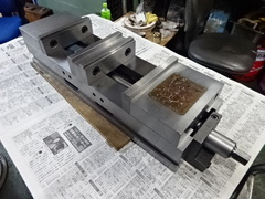 Kurt ダブルクランプバイス DL600