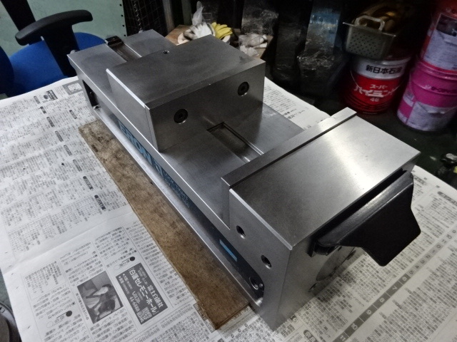 ナベヤ(ERON) ロックタイトバイス LTCV160H