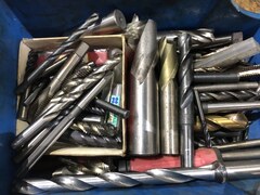 メーカー混在 切削工具1山 様々なメーカーやサイズがあります。