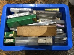 メーカー混在 切削工具1山 様々なメーカーやサイズがあります。