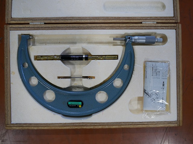 ミツトヨ マイクロメータ OM-200