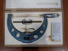 ミツトヨ マイクロメータ OM-200