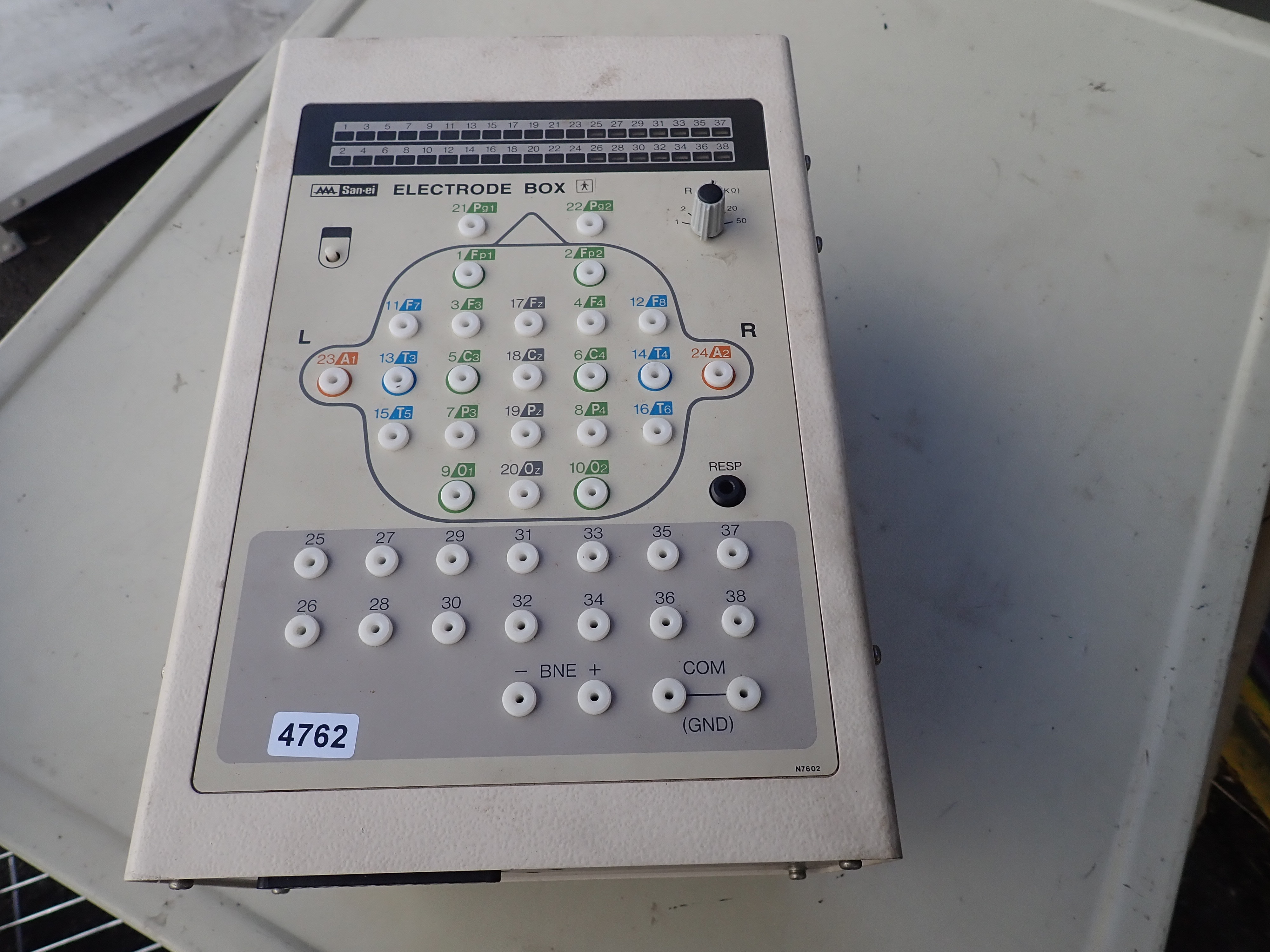 San-ei 脳波測定(EEG)電極BOX