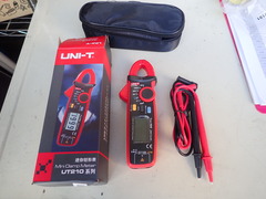 UNI-T製 Mini Clamp Meter UT210 UT210