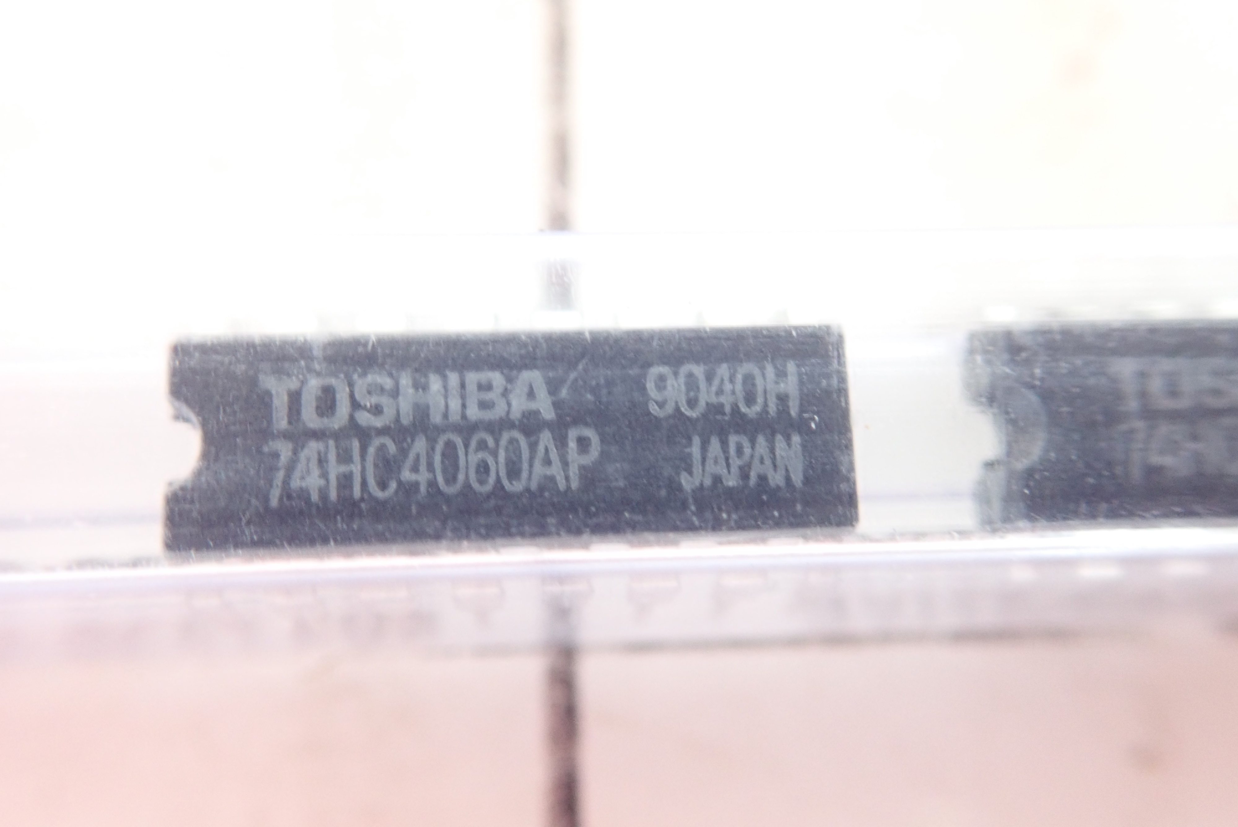 東芝 東芝製　74HC4060AP 74HC4060AP