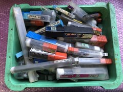 様々なメーカーやサイズがあります。 エンドミル1山 様々なメーカーやサイズがあります。
