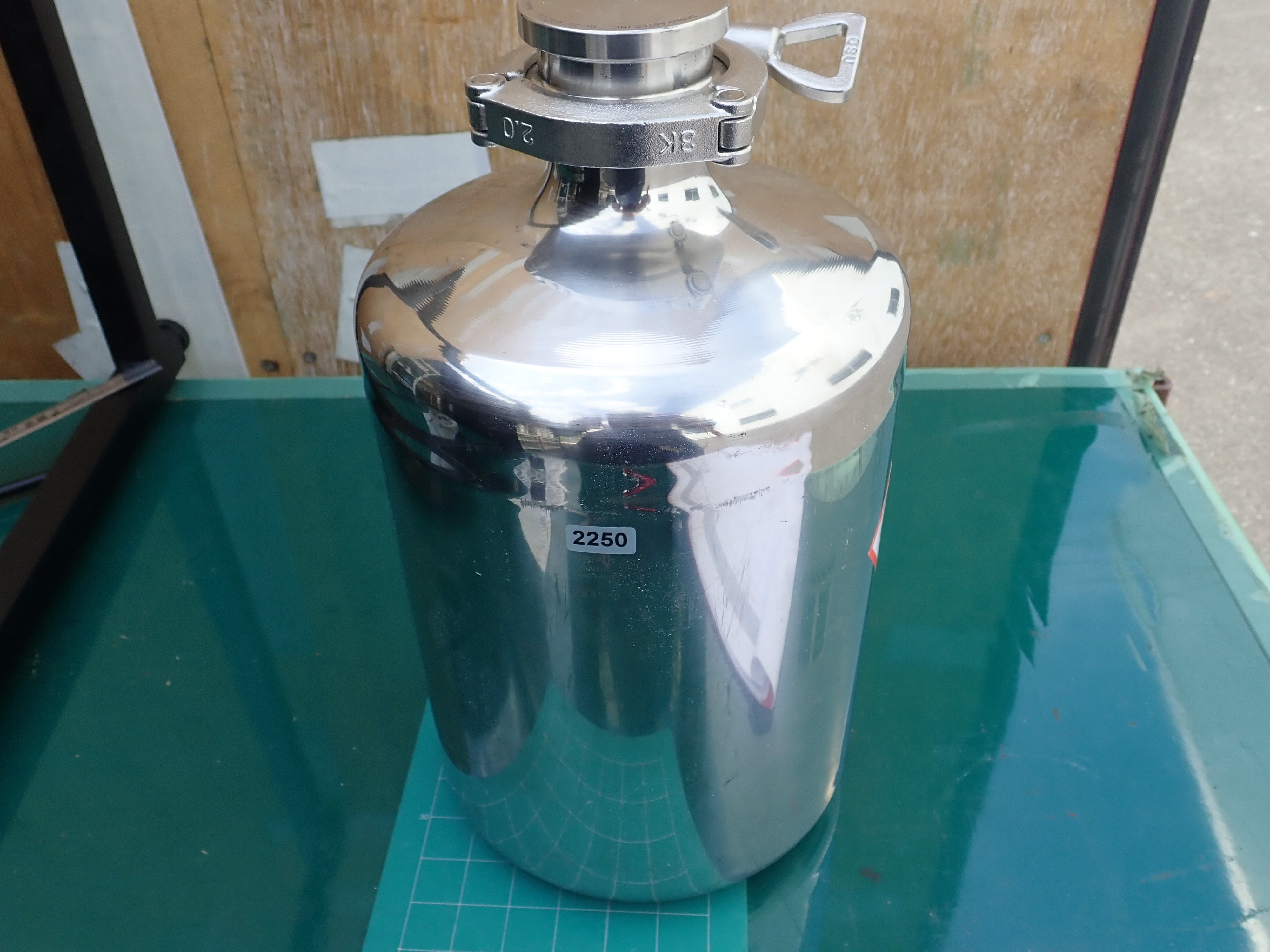 日東金属工業 ヘルール式ボトル