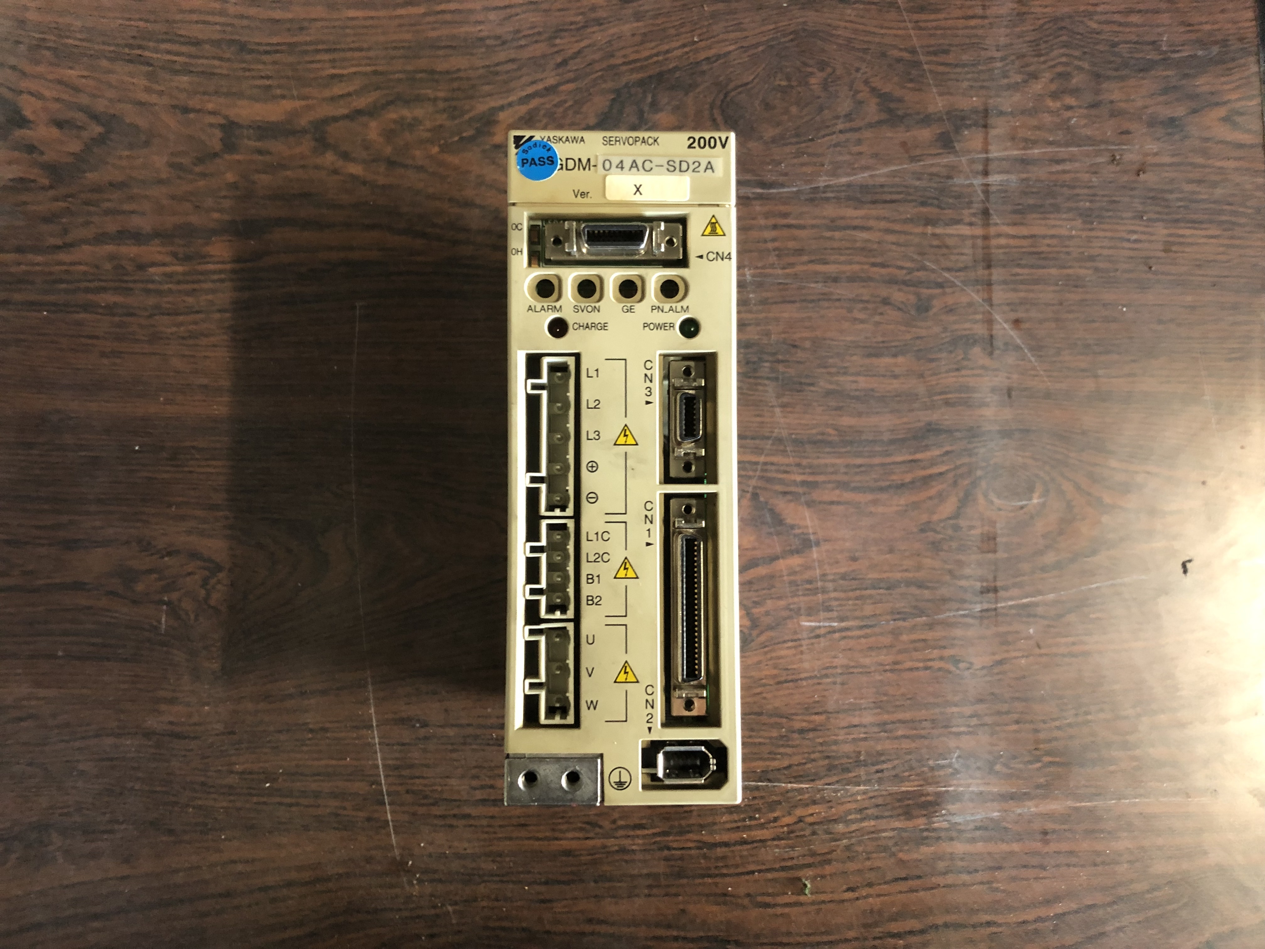 安川電機 YASKAWA サーボパックSERVOPACK SGDM-04AC-SD2A