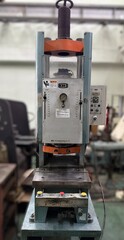 光栄製作所 25T油圧プレス KPH-25M