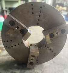 3つ爪チャック