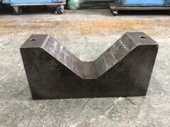 Vブロック W300xD90xH150mm
