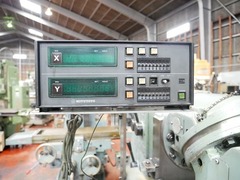 新潟鉄工所 万能フライス盤 2UMC