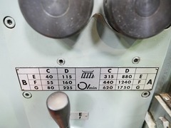 新潟鉄工所 万能フライス盤 2UMC