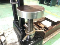 硬度試験機