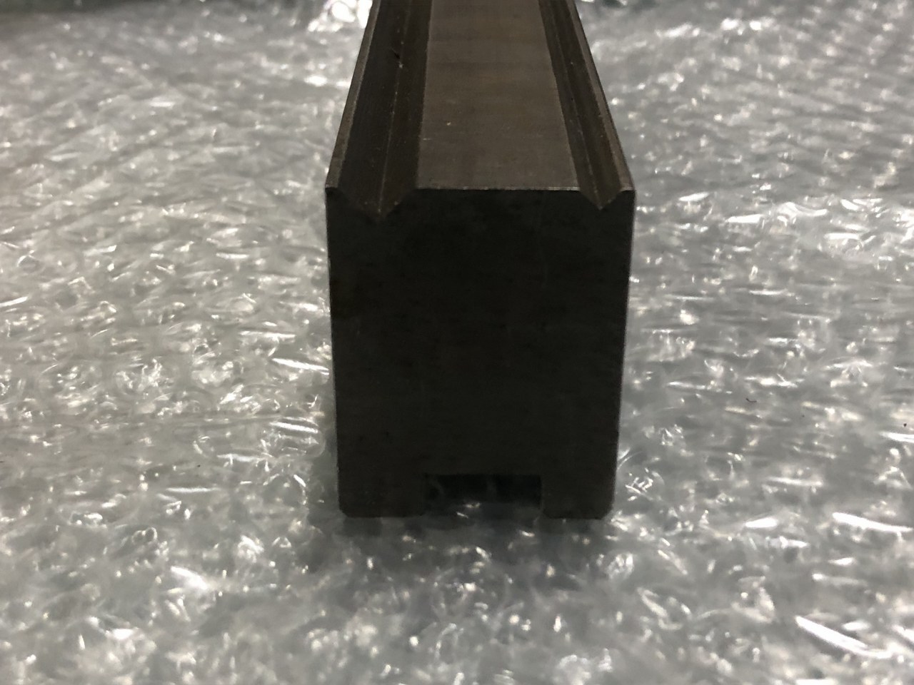 アマダAMADA ベンダー金型(2Vダイ) V9V6　全長200ｍｍ