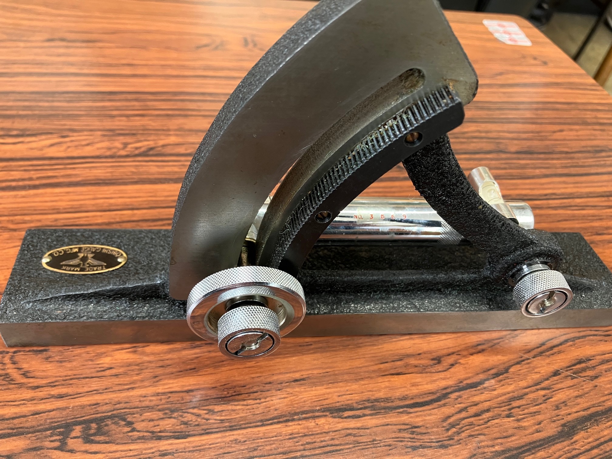 大菱測定 傾斜水準器