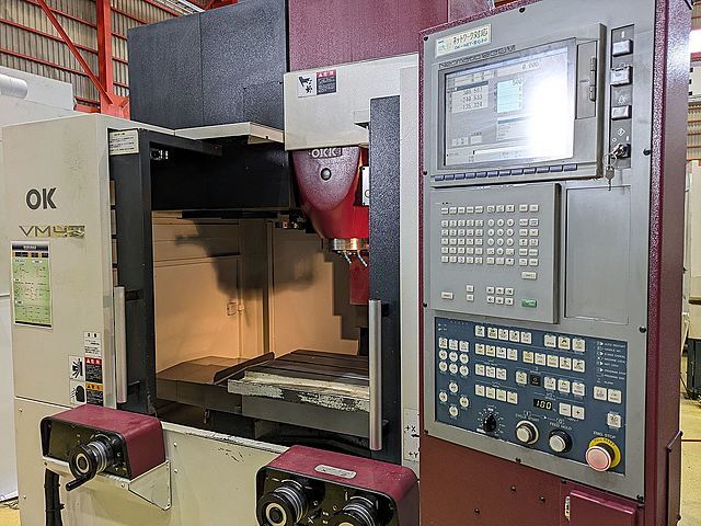 OKK 立型マシニングセンター VM4Ⅲ