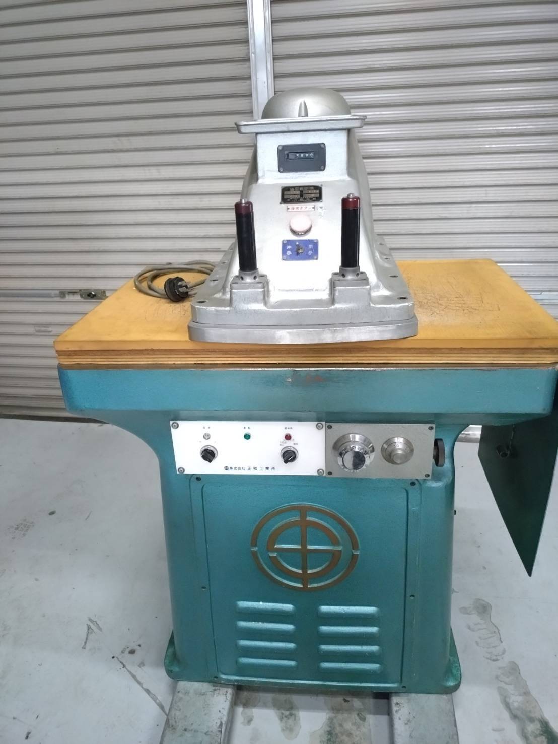 正和工業 クリッカー油圧裁断機 HPD