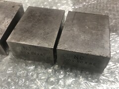 不明 金属ブロック W30xD50xH65(mm)