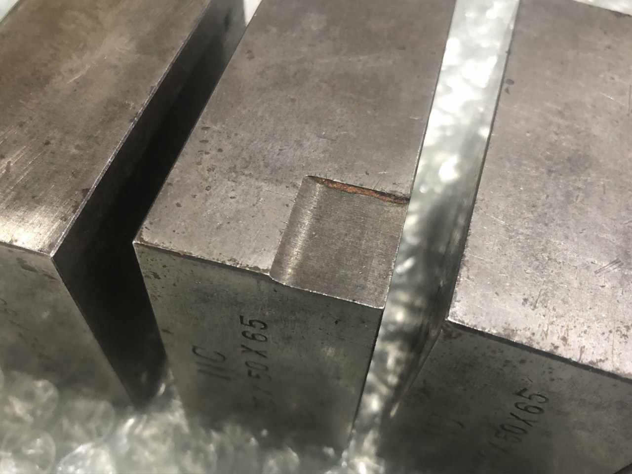 不明 金属ブロック W30xD50xH65(mm)