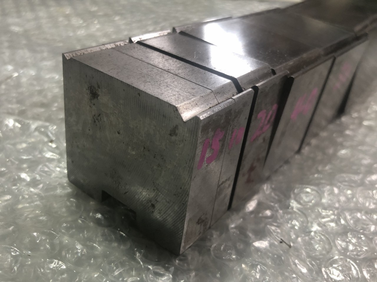 不明 ベンダー金型(2Vダイ)