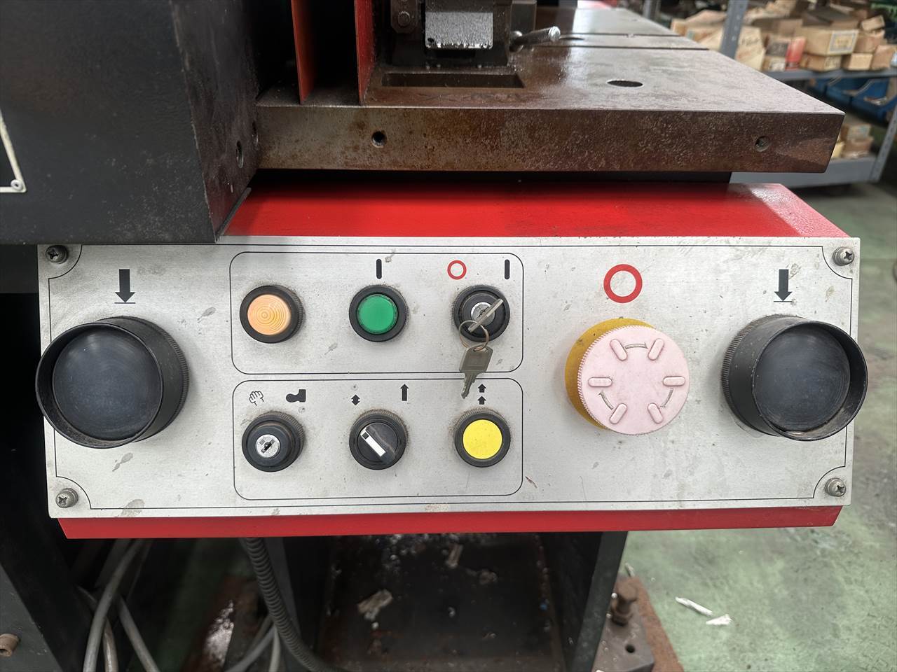 アマダ パンチングセットプレス SP302